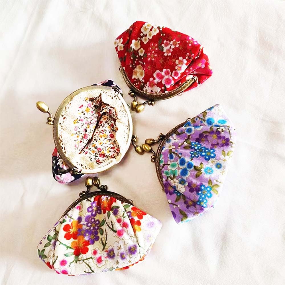 Portmonetka z zapięciem na zat – Embroidery Wallet recenzja i cena