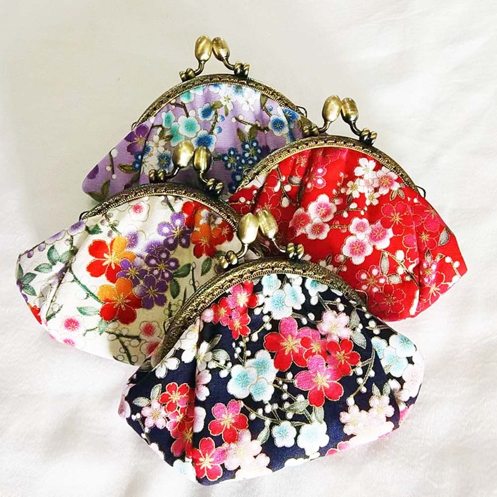 Portmonetka z zapięciem na zat – Embroidery Wallet recenzja i cena