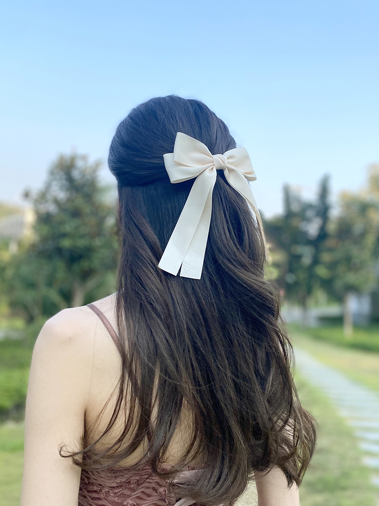 Eleganckie koreańskie spinki d – Embroidery Knot recenzja i cena